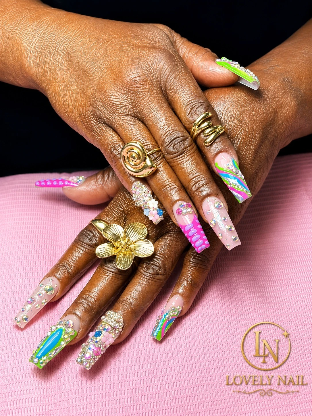 Fall-inspired nail trends for September